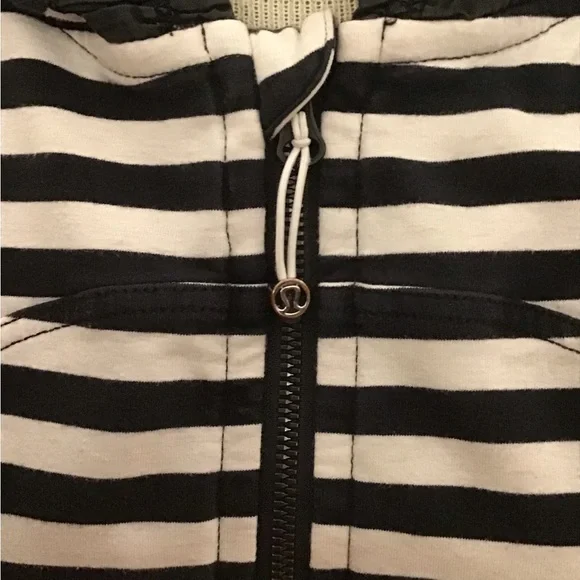 Lululemon Scuba Hoodie - Picture 5 of 5